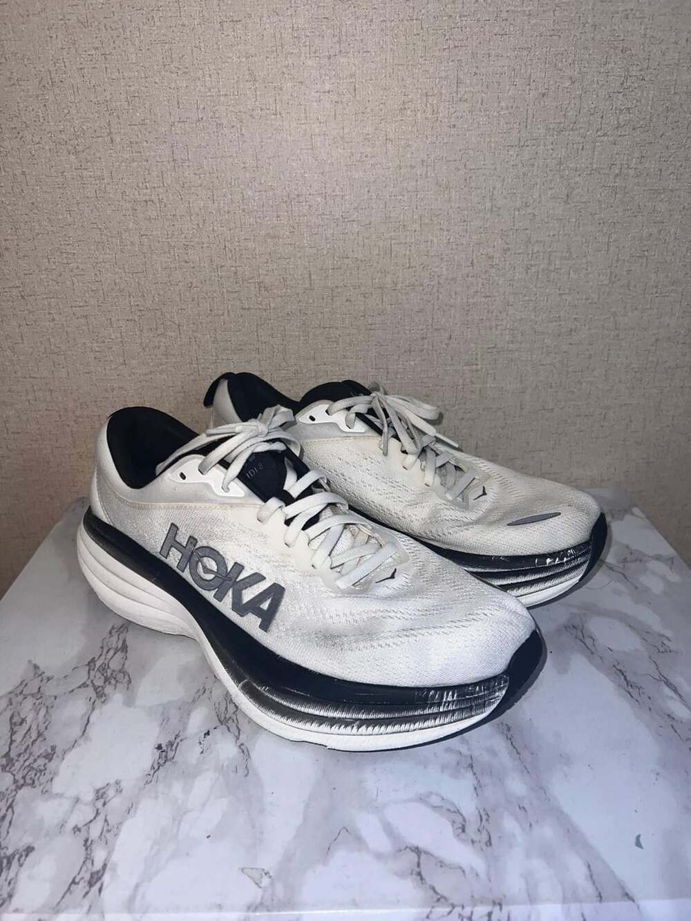 HOKA Bondi 8 Size 10D White Black Running Shoes Men's